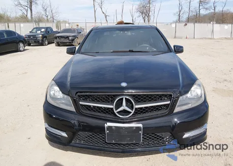 2013 Mercedes-Benz C 300 Sport 4Matic из США, поврежденный, VIN WDDGF8AB5DA879528